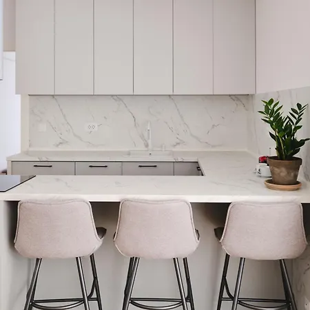 Miss Grey I Cu Un Dormitor I One Cotroceni Park בוקרשט